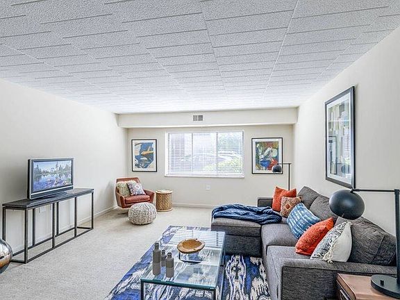 5th image of 100 Bryn Mawr Ct APT 203