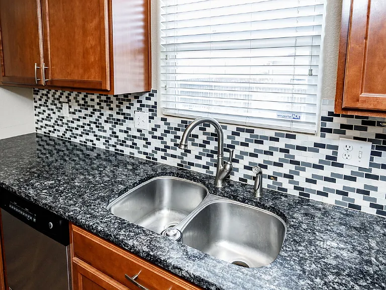 6104 Hayfield Pl — Photo 17