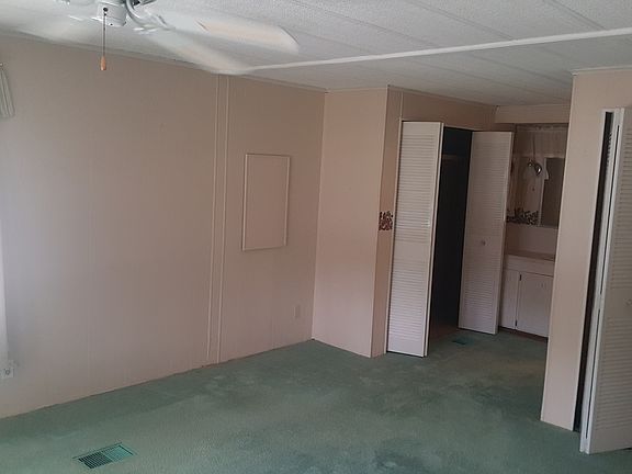 2nd image of 4707 Lake Front Dr