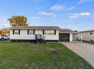 819 8th St, Columbus, NE 68601