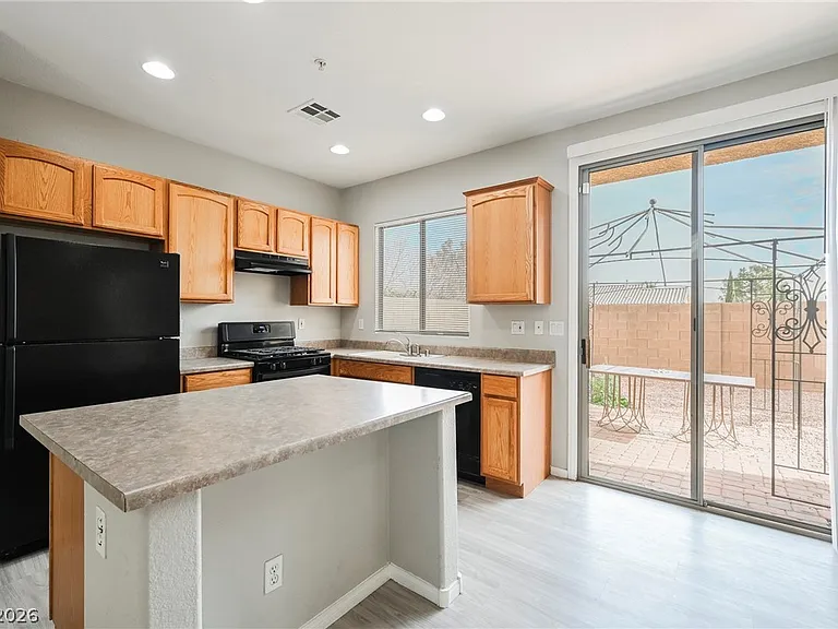 8212 Strawberry Spring St — Photo 3