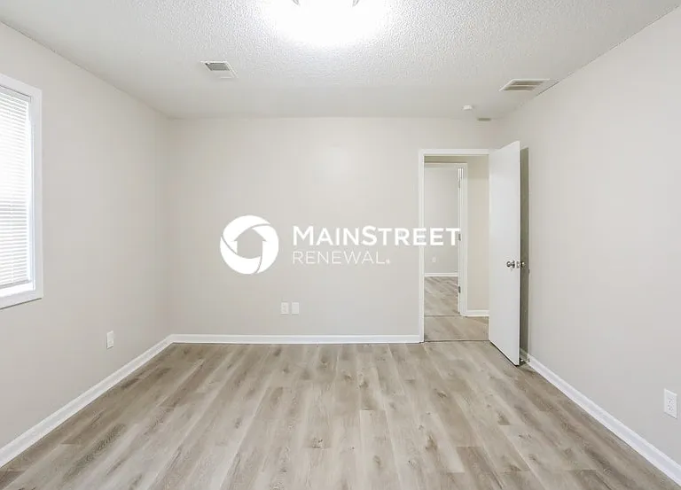 400 Holtz St — Photo 9