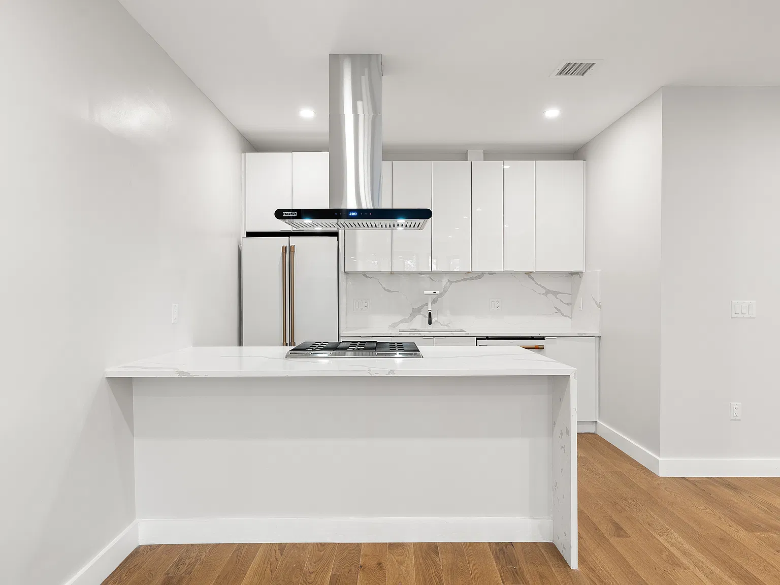 3 bed, 1230 sqft, $3,600 — Photo 4