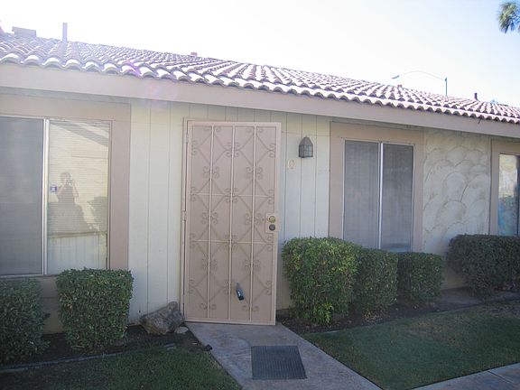 FRONT OF UNIT