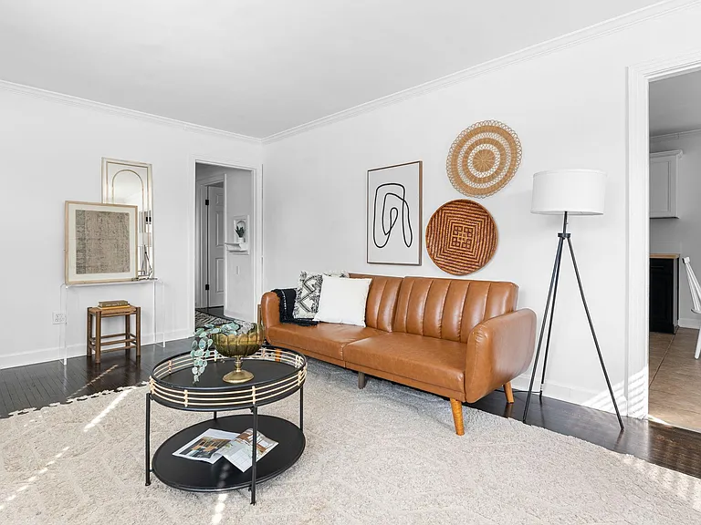 1023 Seymour Ave — Photo 4