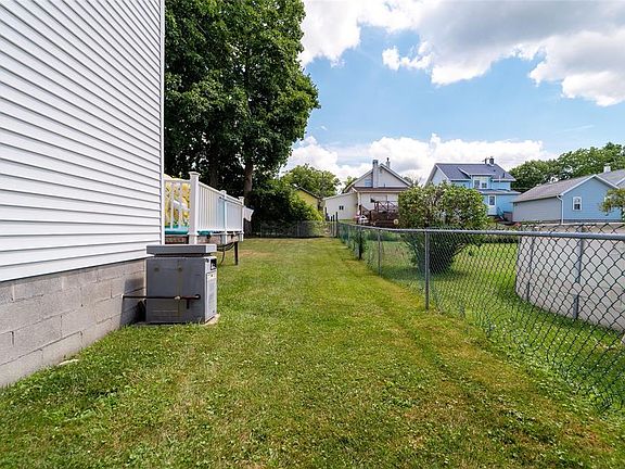 5th image of 74 Hill Ave