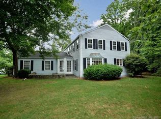 4 Hedge Row, Darien, CT 06820