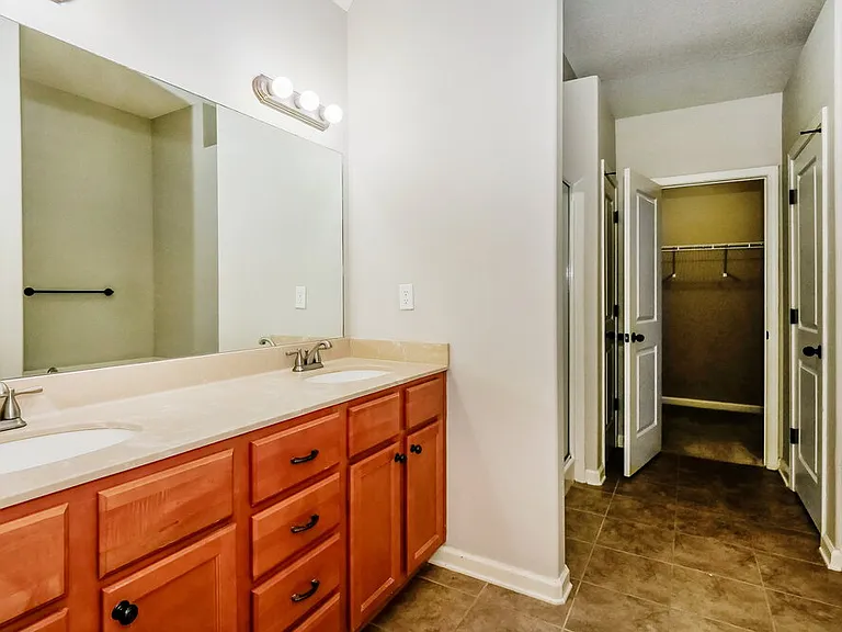 12379 Bevan Dr — Photo 12