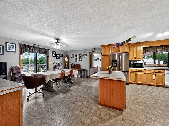 4th image of 17035 E Township Road 1092