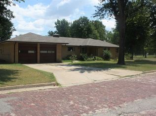 116 N East St, Blackwell, OK 74631