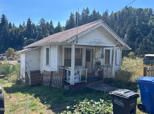867 NW 5th St, Toledo, OR 97391