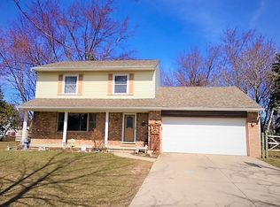 338 Birchdale Rd, Perrysburg, OH 43551