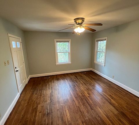 5th image of 805 Highland Dr
