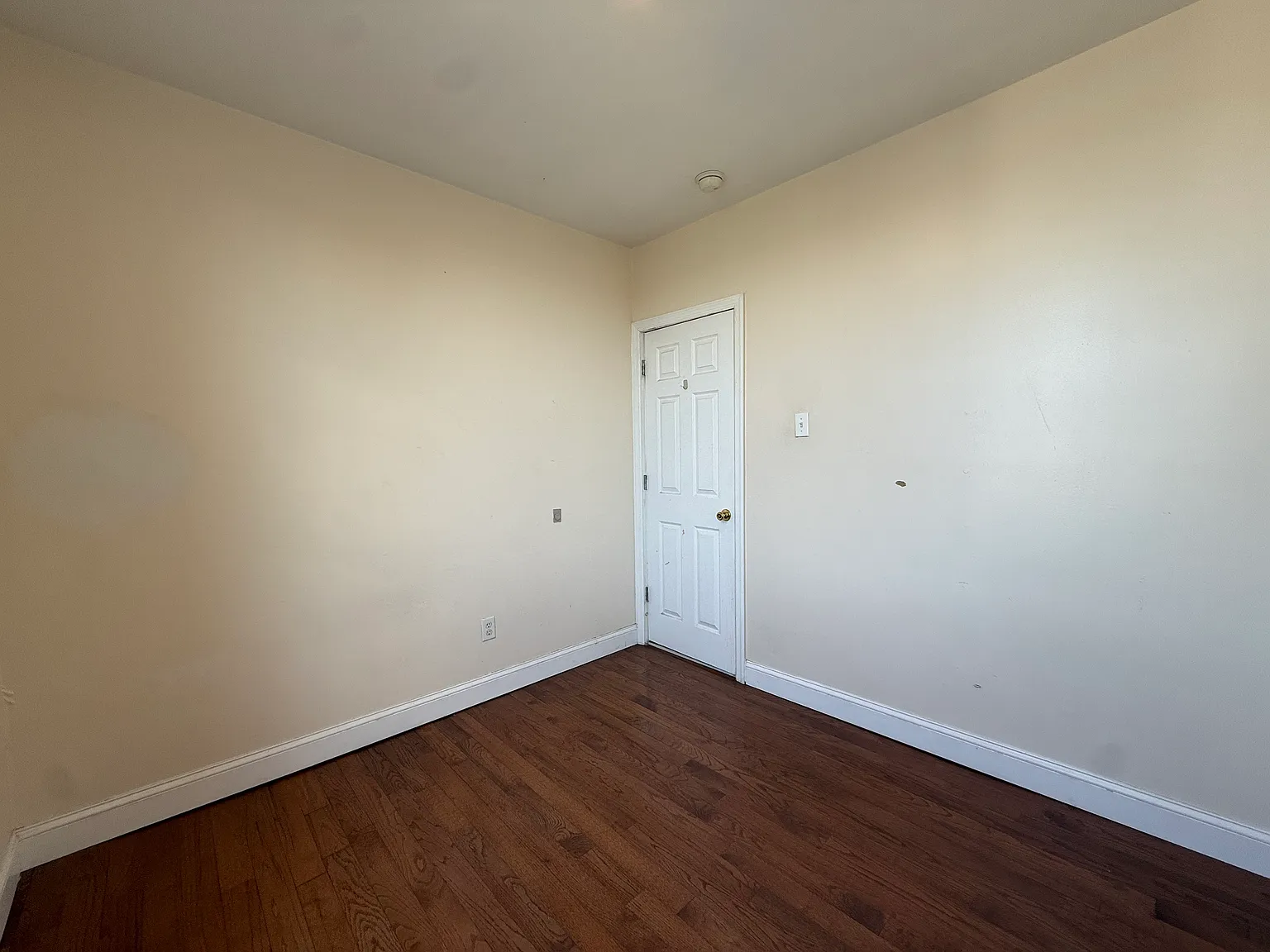 2 bed, $2,400 — Photo 4