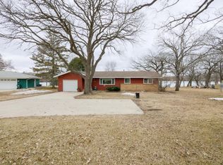 1102 Ridgeway Dr, Alexandria, MN 56308