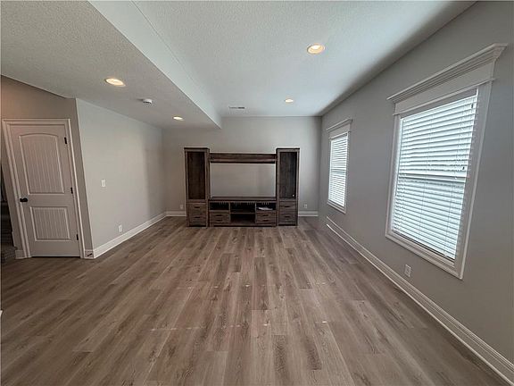 4th image of 2409 SE Creekridge Ct