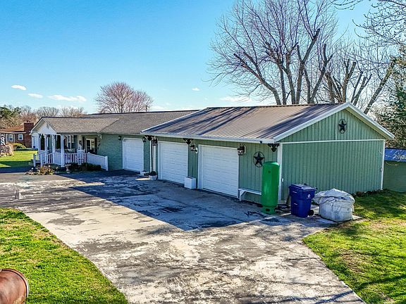 3rd image of 1539 Wyan Rd