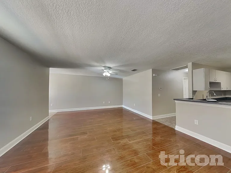 2313 Pleasure Run Dr — Photo 3