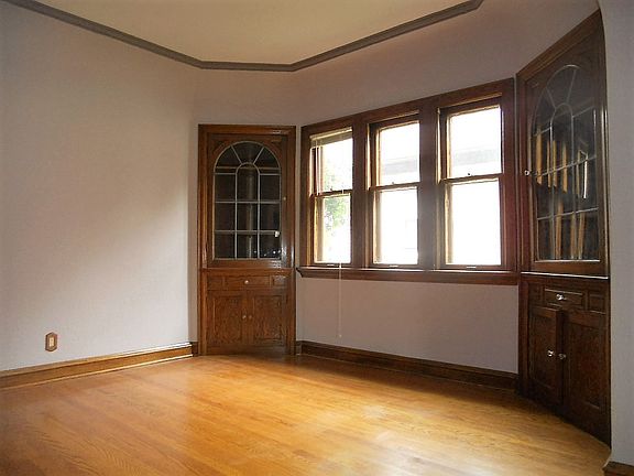 5th image of 5518 W Auer Ave