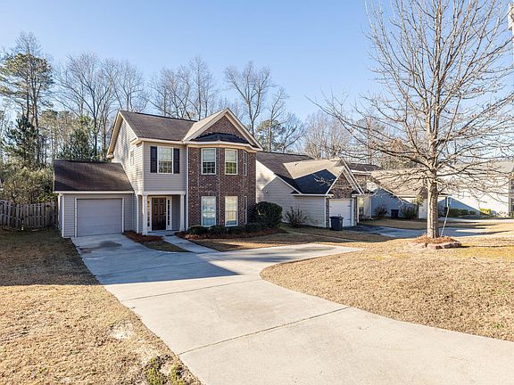 3rd image of 1476 Collins Drive