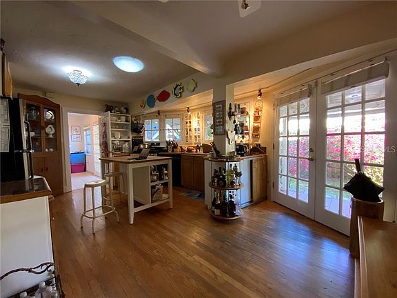 3rd image of 1620 Alta Vista St