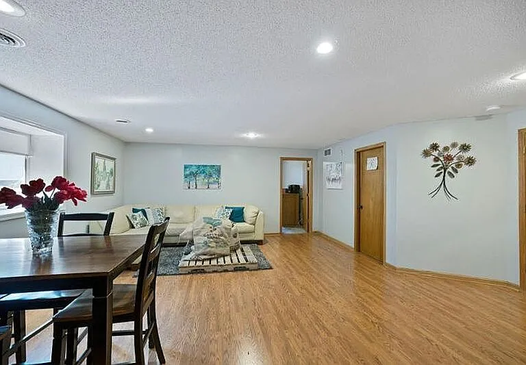 1599 Coventry Ln — Photo 18