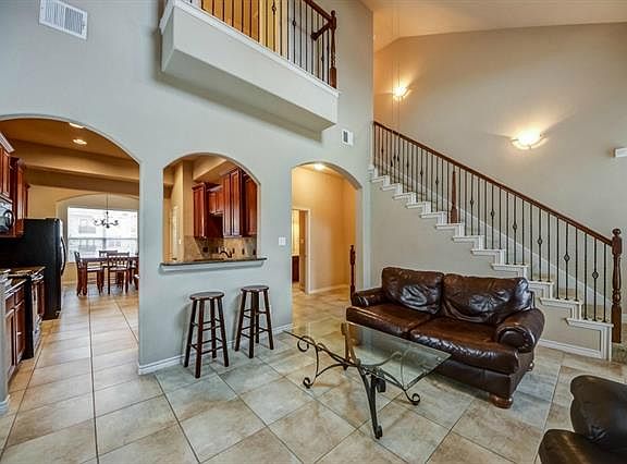5th image of 1028 Grace Ln
