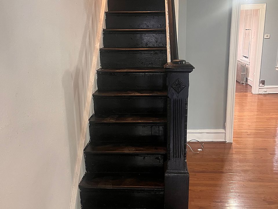 1st image of 224 N Peach St