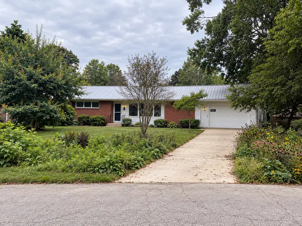 1203 Maplewood Dr, Normal, IL 61761