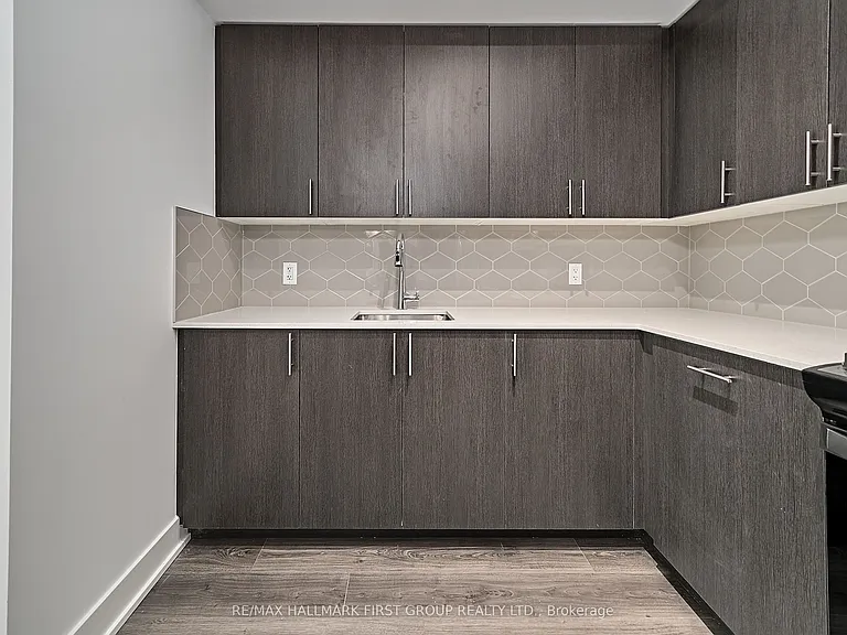 2545 Simcoe St N #2708 — Photo 9