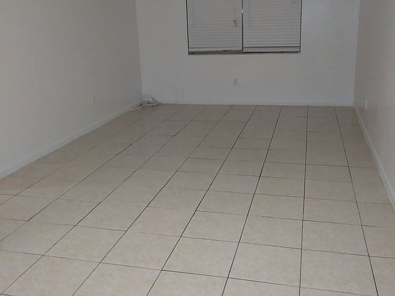 5th image of 5911 SW 41st St APT A10