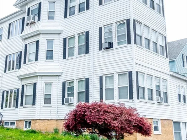 15 Oliver St, Fall River, MA 02724