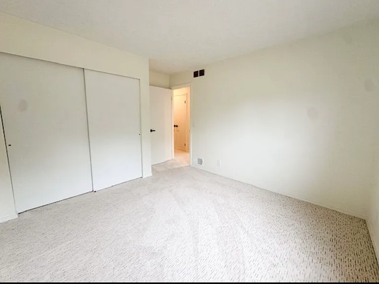2 Shanbrook Dr — Photo 8