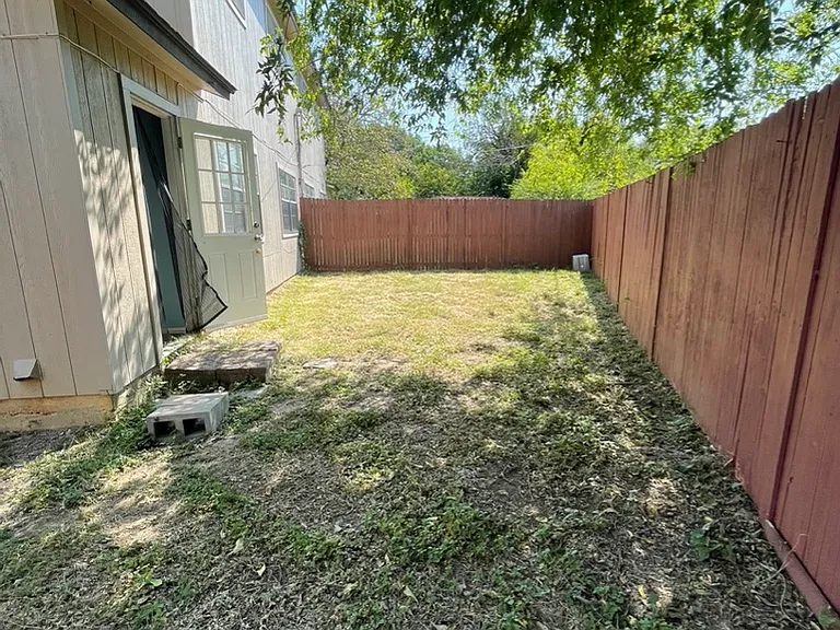529 E Norwood Cir #529 — Photo 14