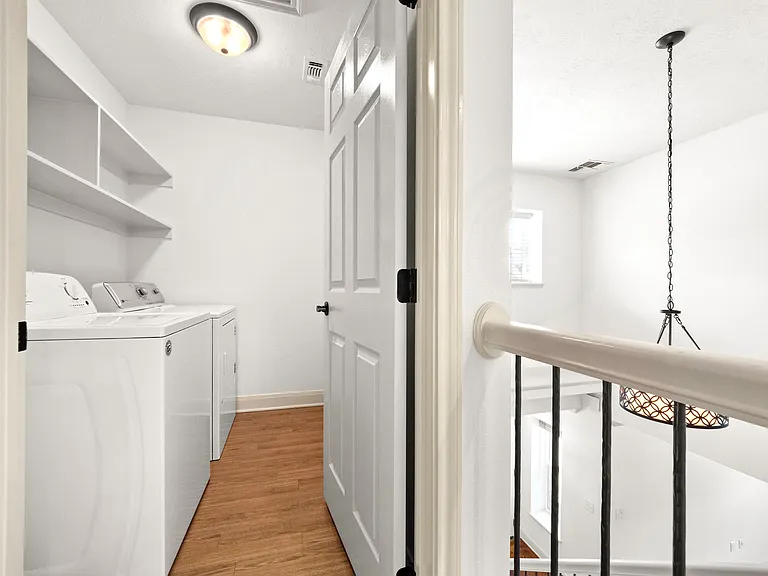 1832 W Hawthorne Rd #1 — Photo 11