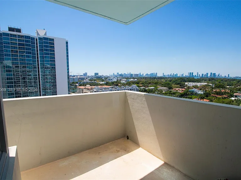 2899 Collins Ave #1422 — Photo 15