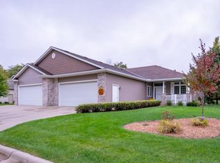 1985 Raspberry Ridge Pl NE, Owatonna, MN 55060