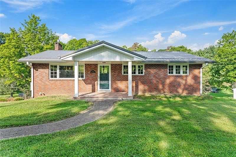 701 Vernon Dr, Belle Vernon, PA 15012 MLS 1621359 Zillow