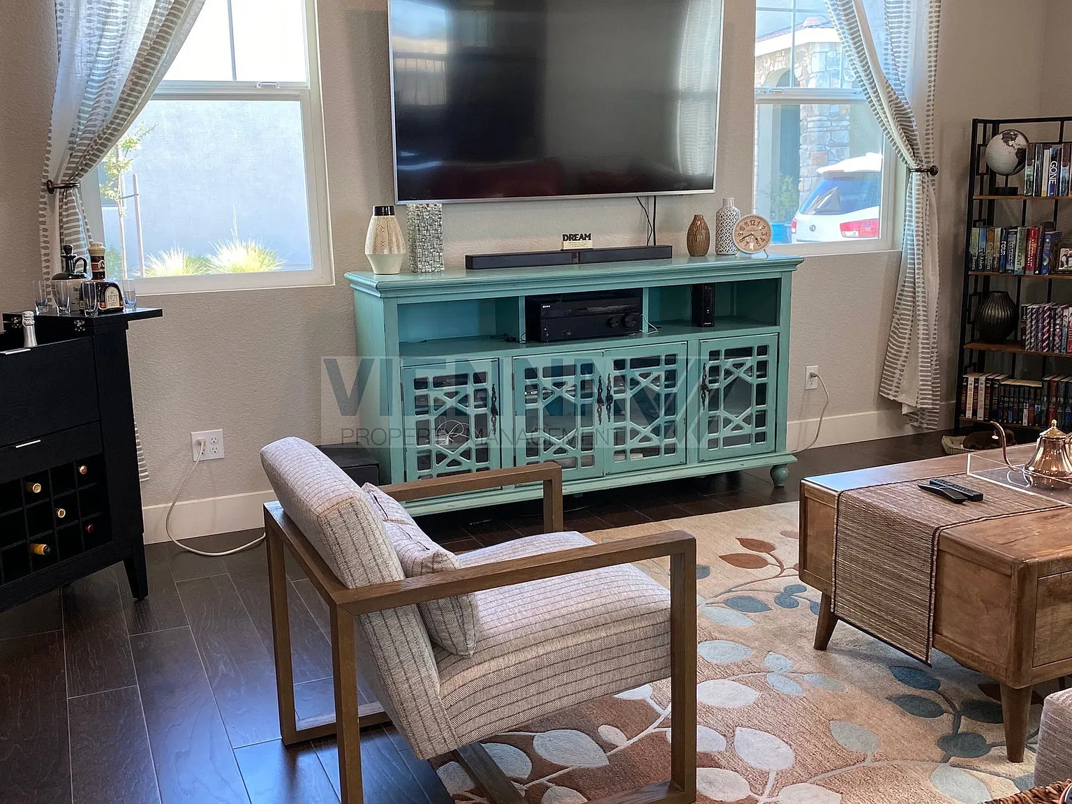 4 bed, 3.0 bath, 2160 sqft, $2,995 — Photo 4