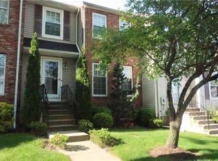 49 Delikat Ln, Sayreville, NJ 08872