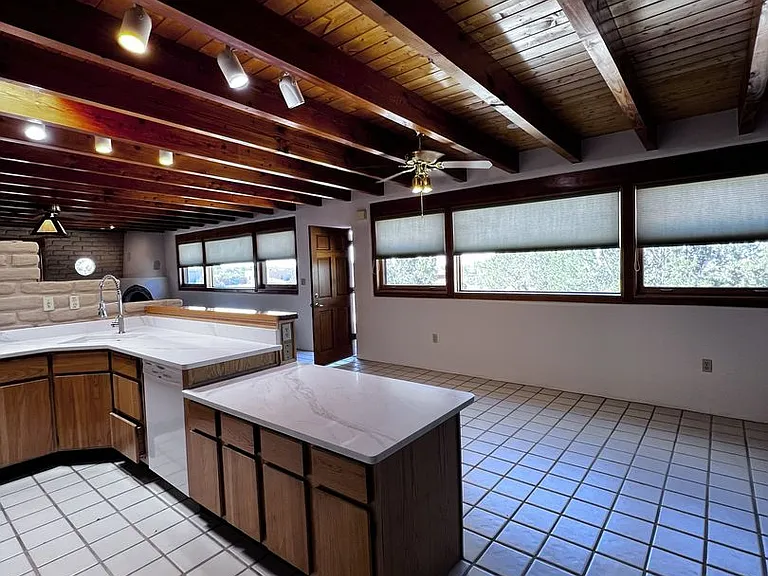 5 Oriente Ct — Photo 56