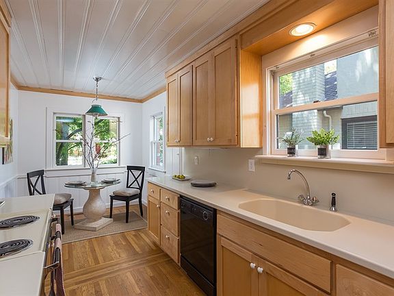 5th image of 1063 57th St
