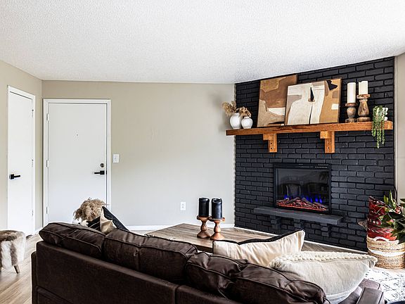 2nd image of 6024 N Jefferson St #6014-3