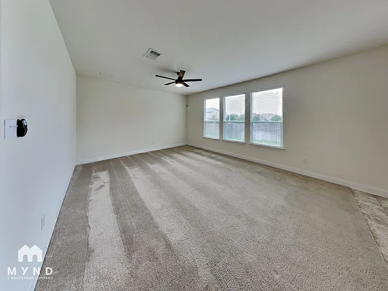 13725 James Buchanan St — Photo 2