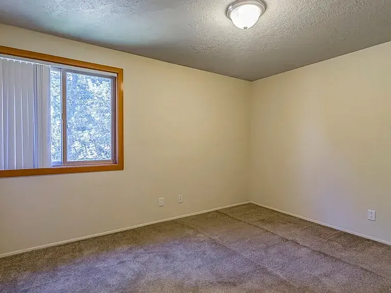 39501 Evans St — Photo 13