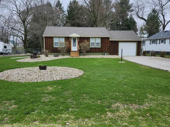 939 Brookfield Dr, Saint Joseph, MI 49085