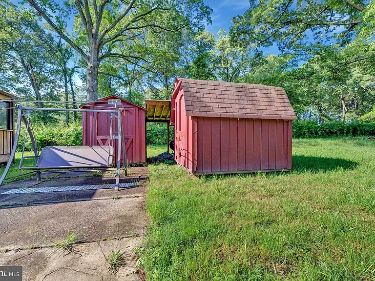 8206 Waterford Rd — Photo 3