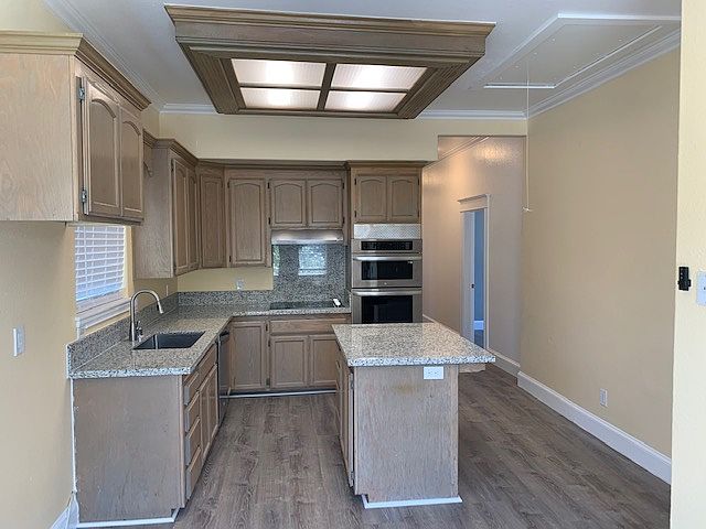 Kitchen Pic #1