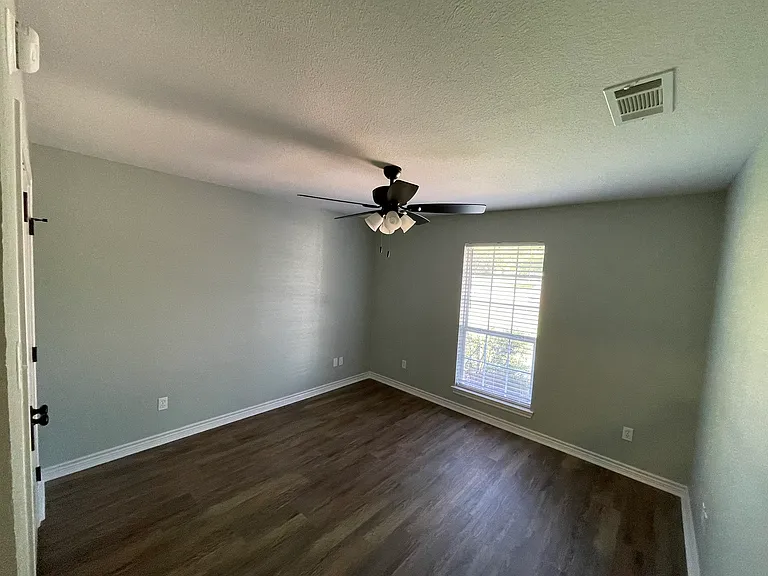 421 W Thomas St — Photo 30