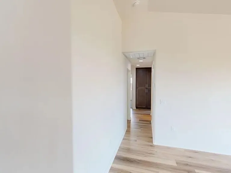 2403 Dale Ct — Photo 8